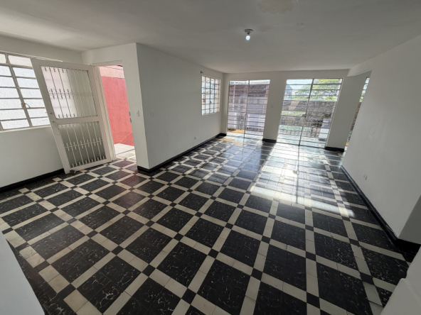 Cali imagen 0; Inmobiliaria Gespron Casa Arriendo